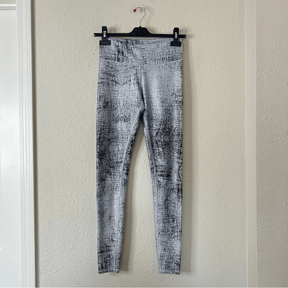 ALO Yoga Tech Lift Airbrush Full-Length Performance Leggings In Crackle Gray S