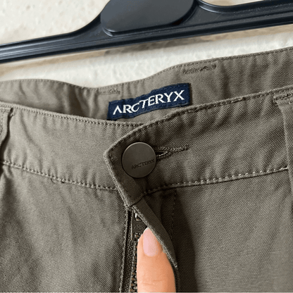 ARCTERYX Womens Cropped Cargo Capri Pants in Green Size 14 Outdoor Hiking