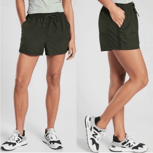Athleta Expedition Short in Green Size 4