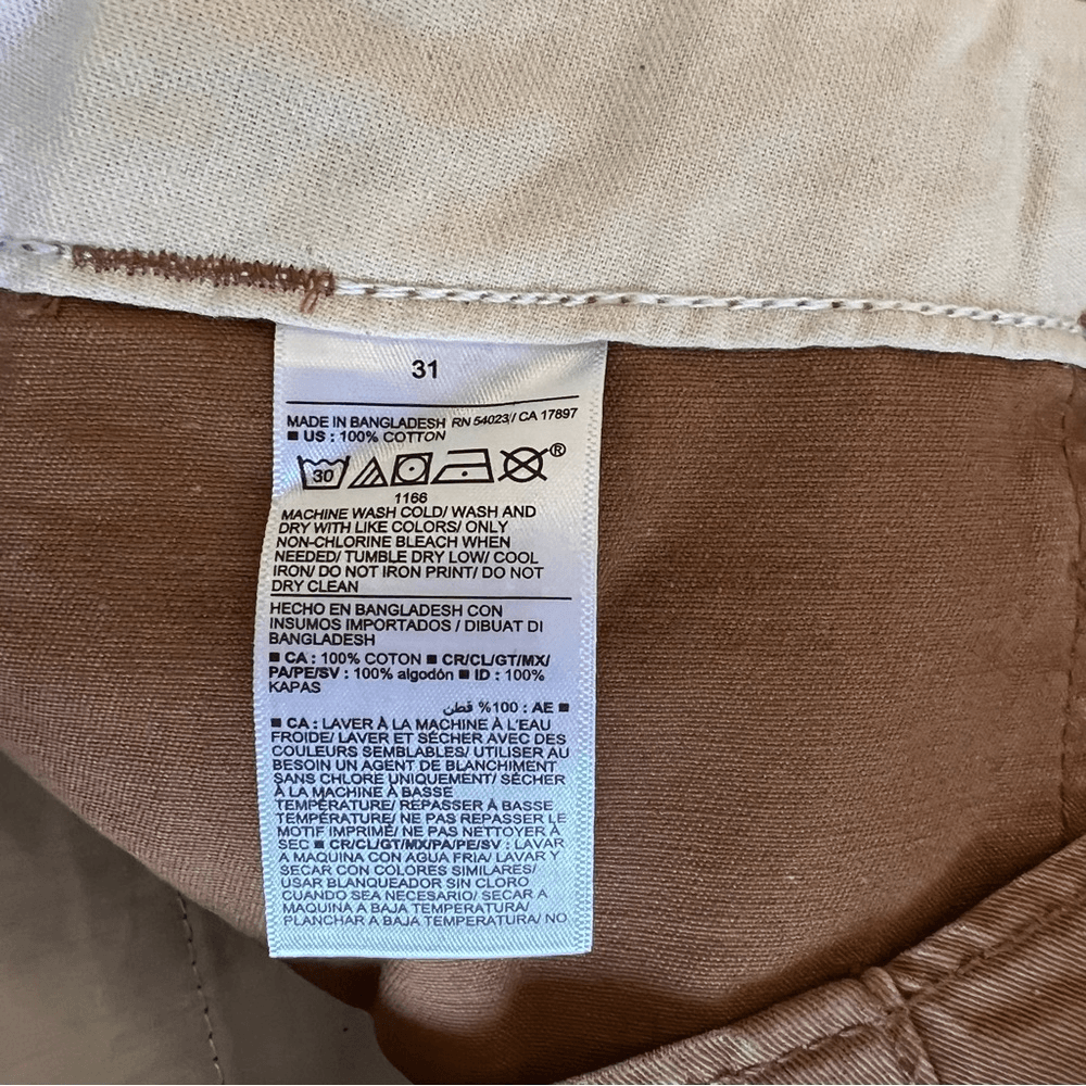 Old Navy Lived-In Straight Cargo Khaki Shorts NEW Size 31