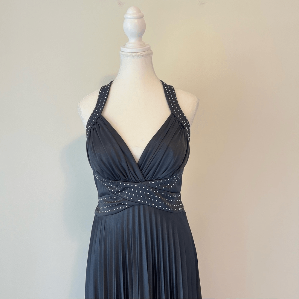 Betsy & Adam Full Length Pleated Halter Prom Bridal Maxi Dress Size 8 Y2K 90s