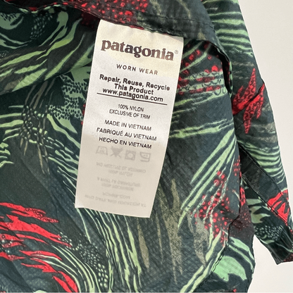 Patagonia Women’s Houdini Windbreaker Jacket in Green Size Medium Lightweight