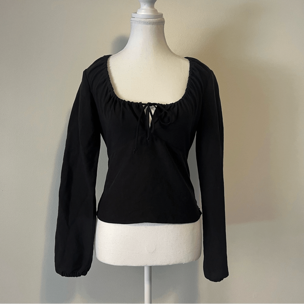 INTERMIX Marseille Black Lace-Up Top Tie Front Lace Back Scoop Neck Size 0 Linen