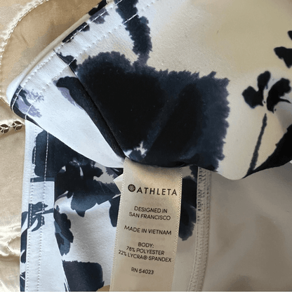 Athleta Blue and White Water Flower Leggings Size Small