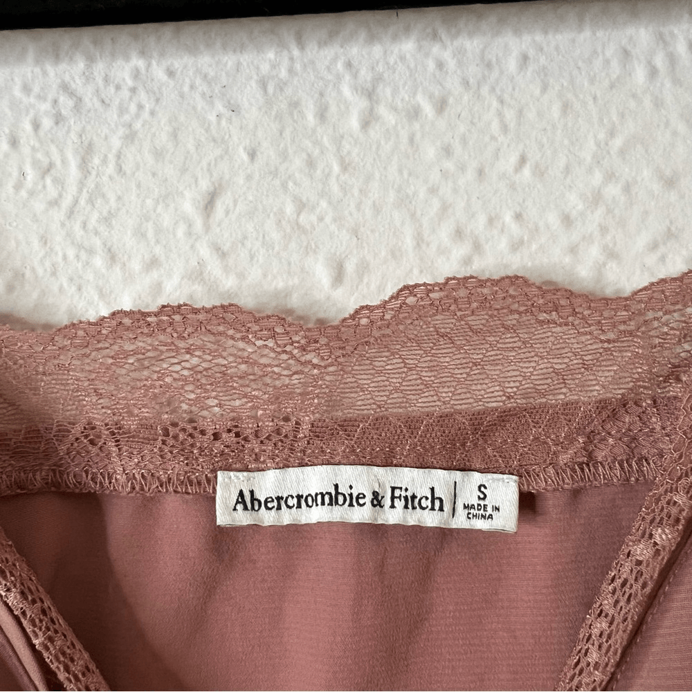 Abercrombie & Fitch Lace Trim Cami Tank Top Size Small