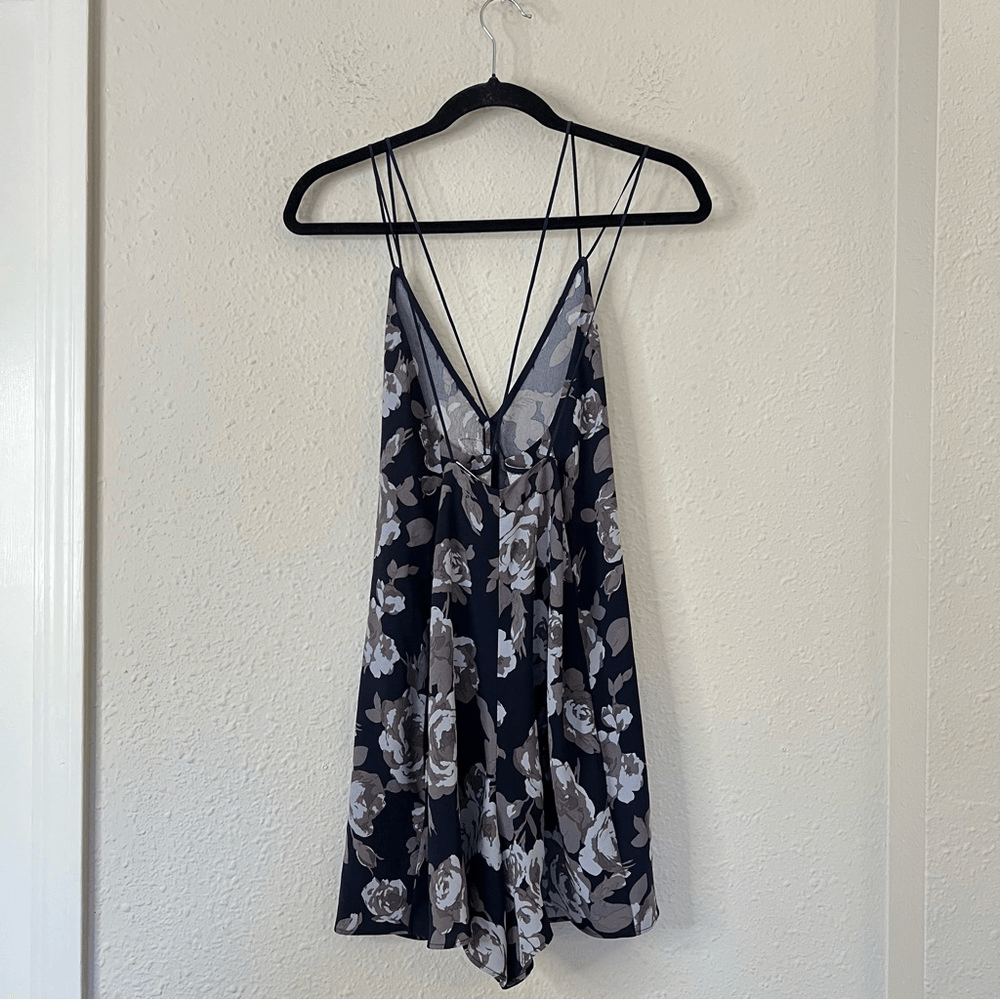 Aritizia Wilfred Navy Blue Rose Floral Melodique Romper Size Small