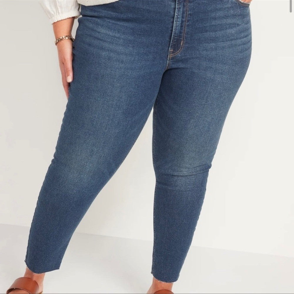 Old Navy Mid-Rise Rockstar Super-Skinny Cut-Off Ankle Jeans NEW Plus Size 26