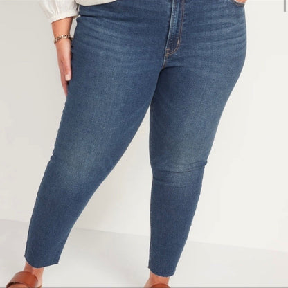Old Navy Mid-Rise Rockstar Super-Skinny Cut-Off Ankle Jeans NEW Plus Size 26