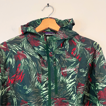 Patagonia Women’s Houdini Windbreaker Jacket in Green Size Medium Lightweight