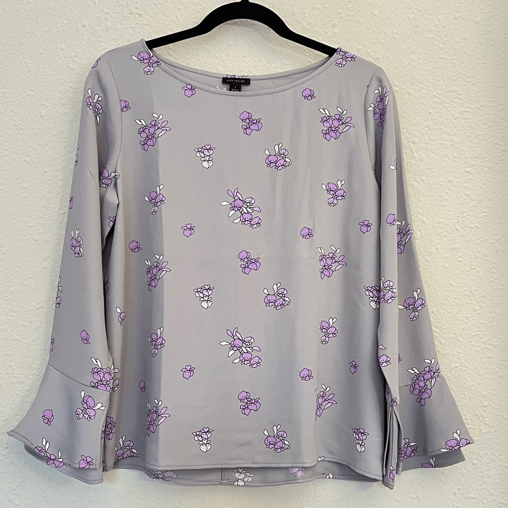 Ann Taylor Lavender Floral Bell Sleeve Blouse Size Small