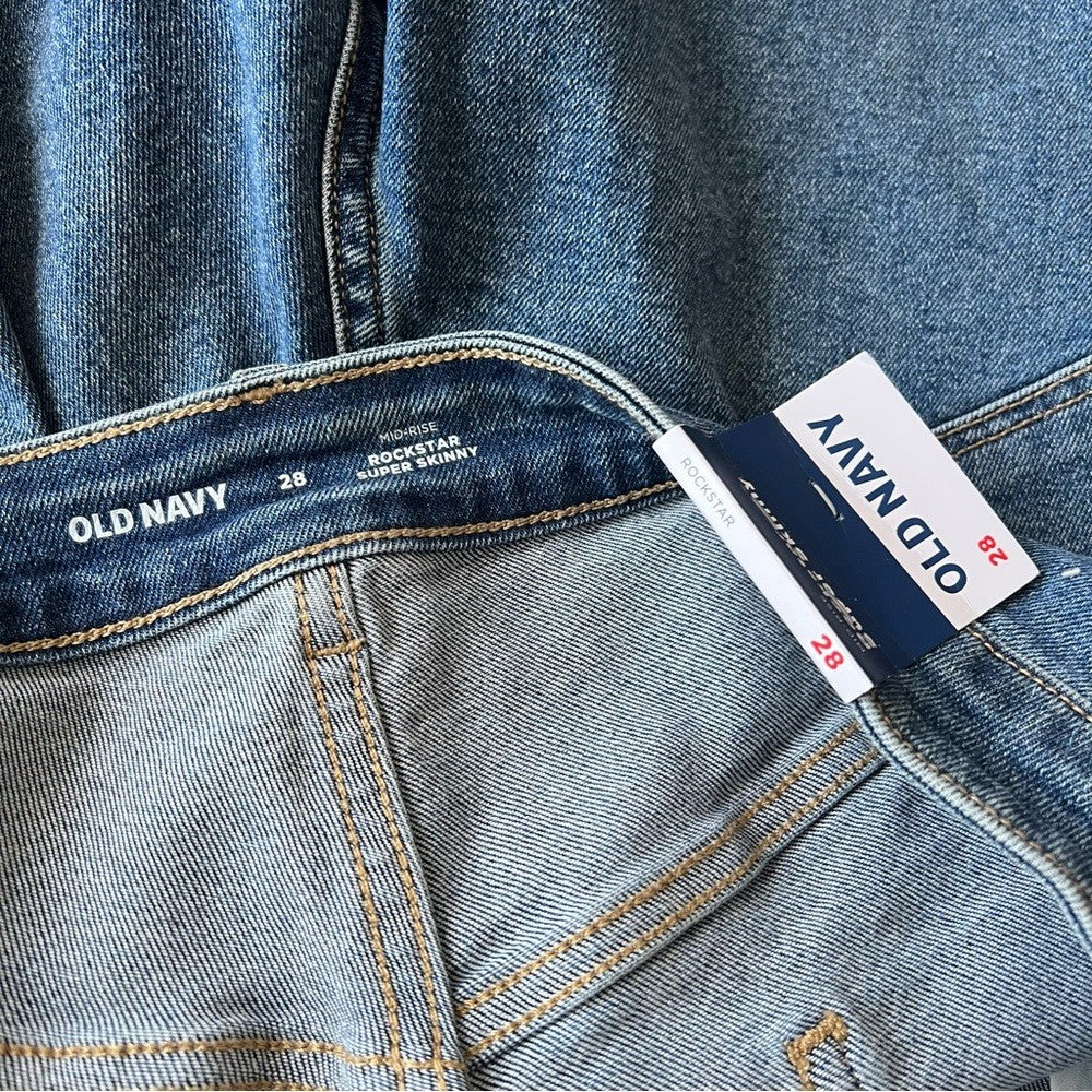 Old Navy Mid-Rise Rockstar Super-Skinny Distressed Jeans NEW Plus Size 28