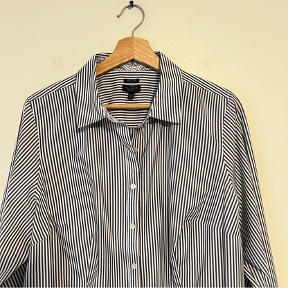 Talbots Striped Wrinkle Resistant Button Down Shirt Navy Blue White Size 16WP