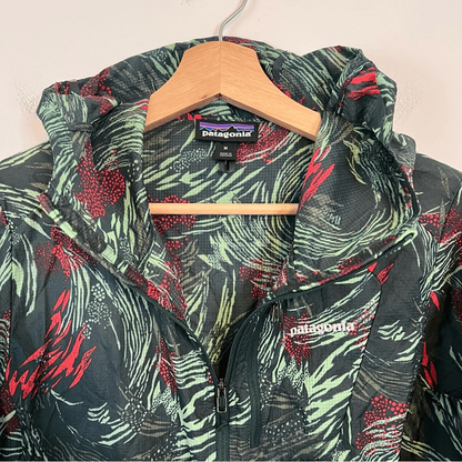 Patagonia Women’s Houdini Windbreaker Jacket in Green Size Medium Lightweight