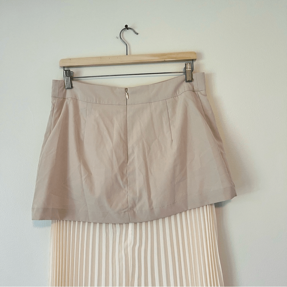 Commense Asymmetrical Pleated Midi Skirt NEW Size Large in Cream
