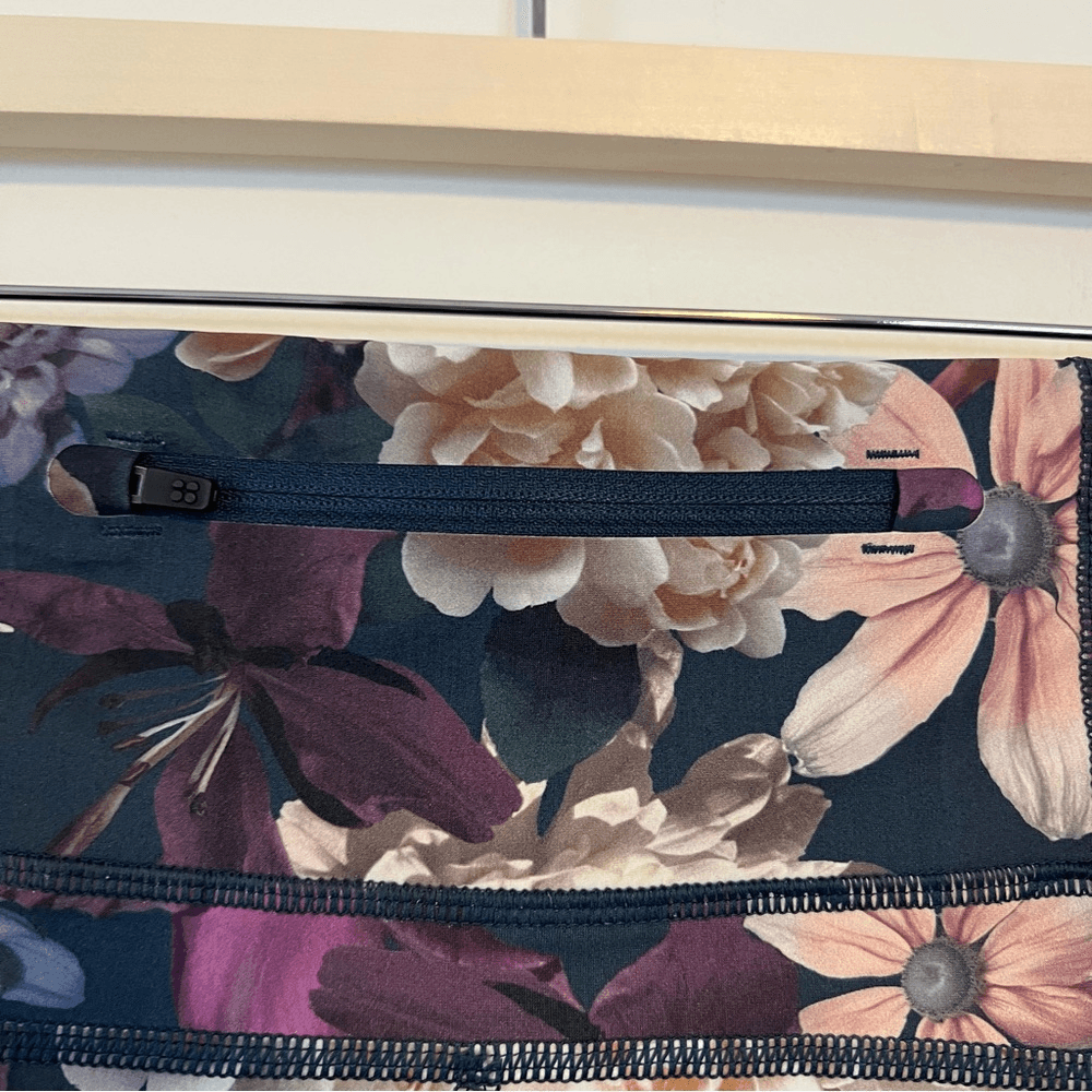 Sweaty Betty The Zero Gravity 7/8 Leggings Floral Size Small Side Pocket