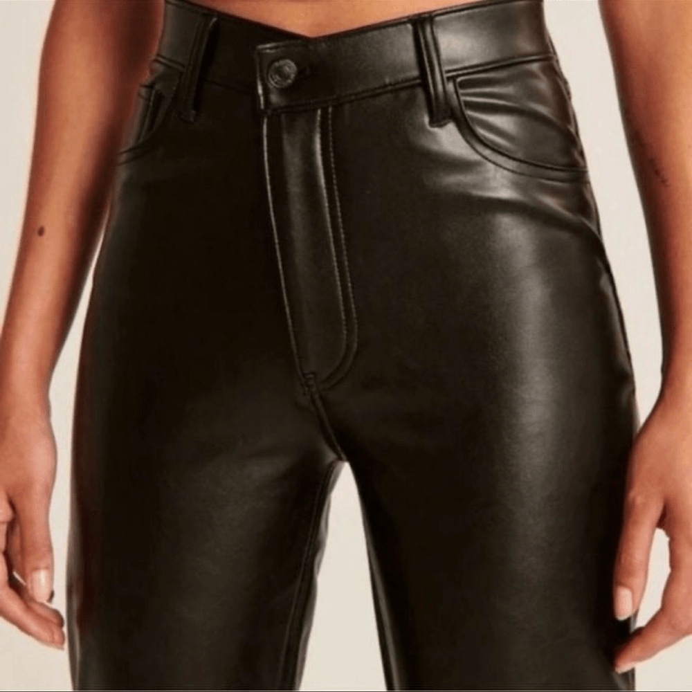 Abercrombie & Fitch 90s Straight Ultra High Rise Vegan Leather Pants Black 31/12