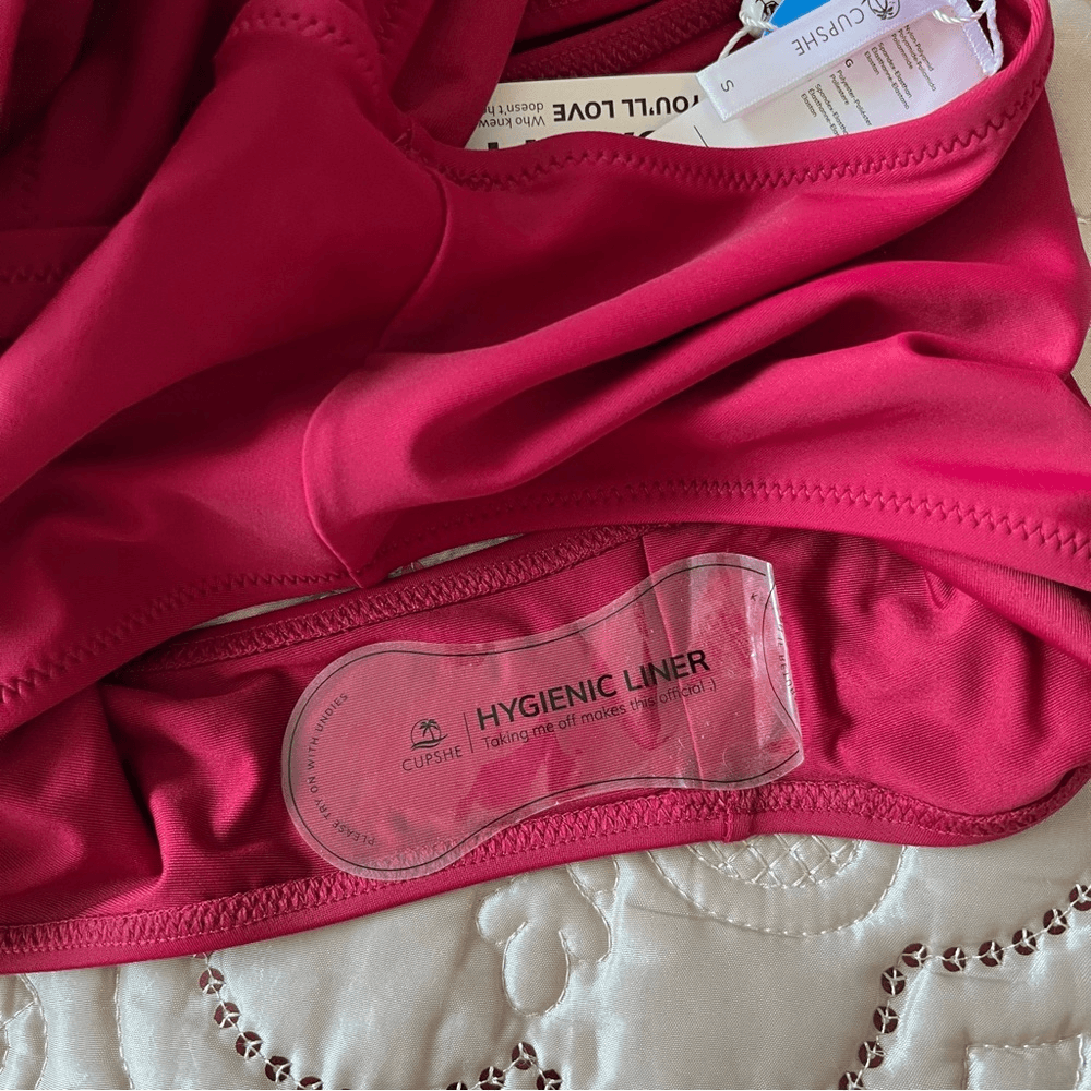 CUPSHE One Piece Swimsuit Deep V Neck Tie Waist Crisscross Back NEW Size Small