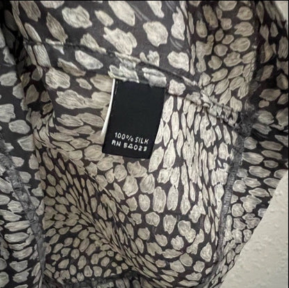 Banana Republic 100% Silk Ruffle Animal Print Sleeveless Blouse Size Medium
