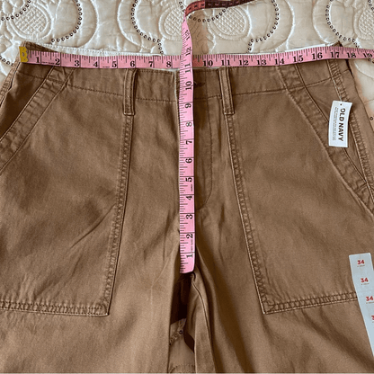 Old Navy Lived-In Straight Cargo Khaki Shorts NEW Size 34