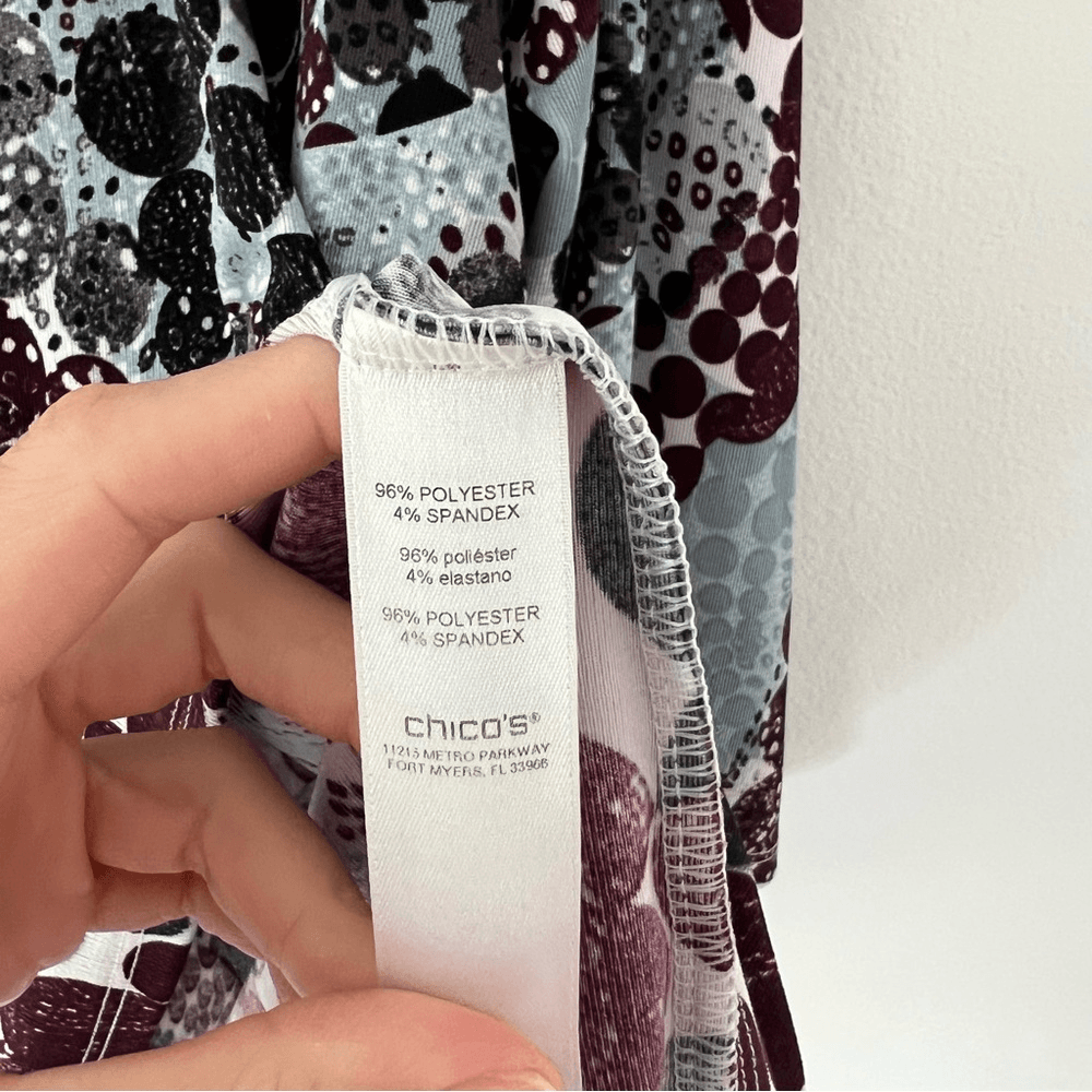 Chico's Easywear Printed V- Neck Blouse Size 3 / XL