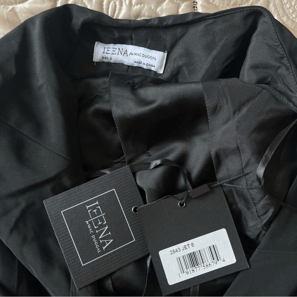 Mac Duggal Black Tuxedo Halter Jumpsuit NEW Size 6 Formal Elegant