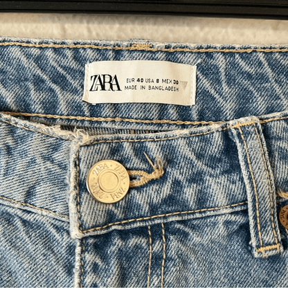 ZARA High Rise Distressed Straight Cropped Jeans Size 8 Light Wash