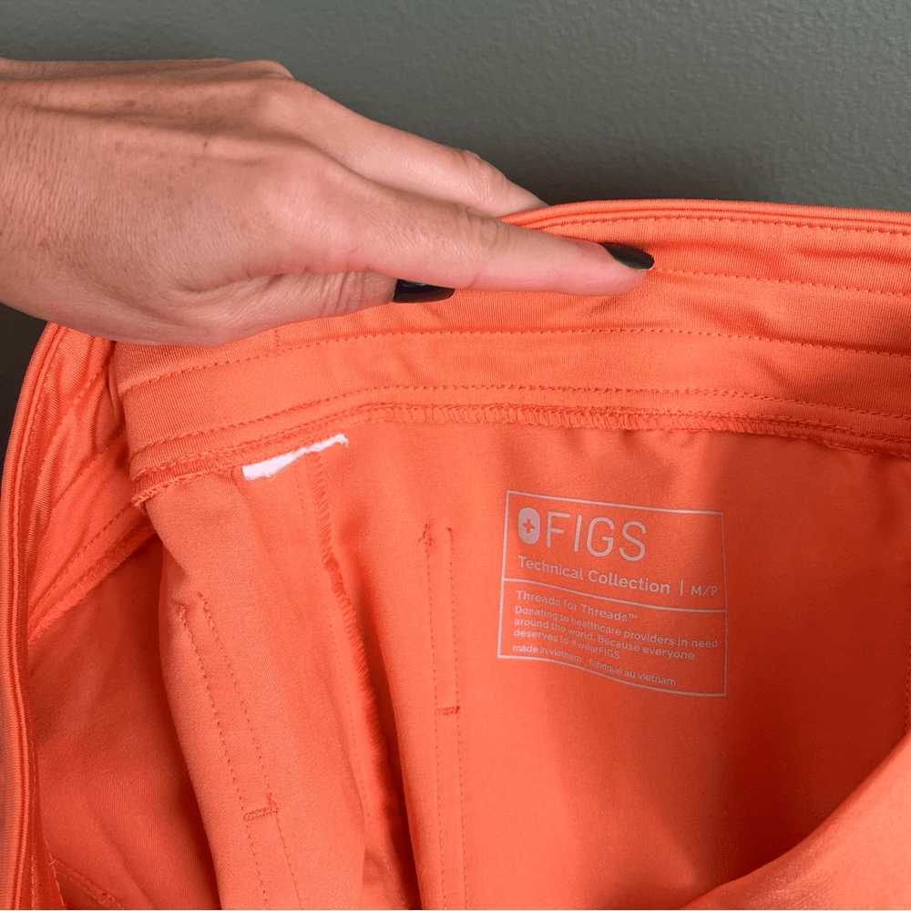FIGS Zamora Jogger Scrub Pants in Orange Size Medium Petite