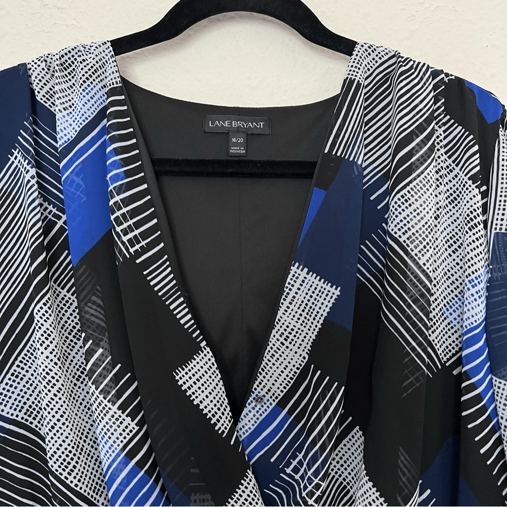 LANE BRYANT V-neck Long Sheer Sleeve Blouse Size 18/20