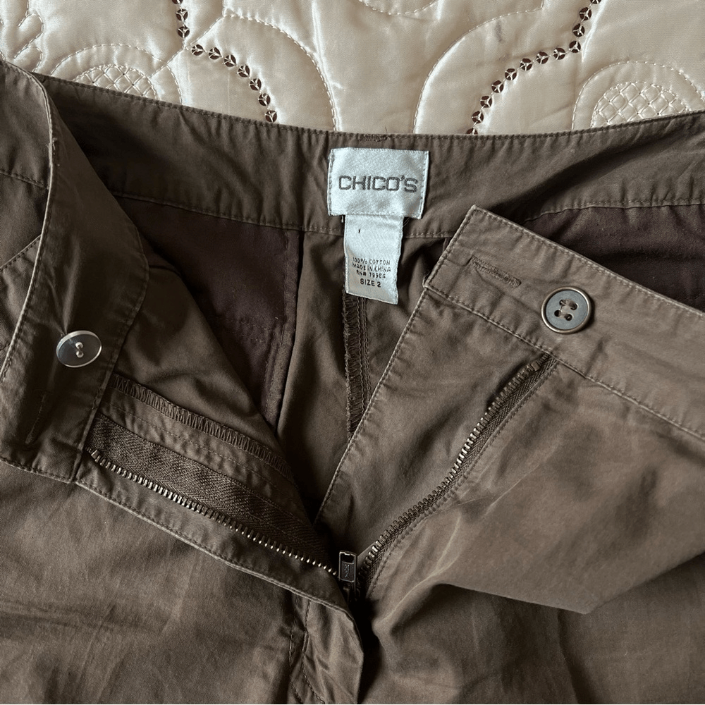 Chico’s Cropped Cargo Pants in Brown Size 2/ US 12