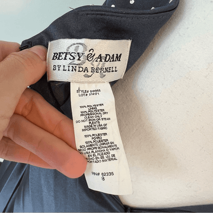 Betsy & Adam Full Length Pleated Halter Prom Bridal Maxi Dress Size 8 Y2K 90s