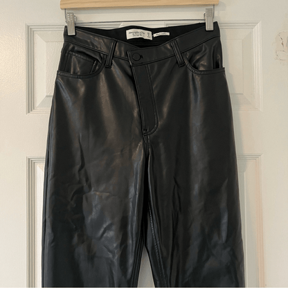 Abercrombie & Fitch 90s Straight Ultra High Rise Vegan Leather Pants Black 28/6L