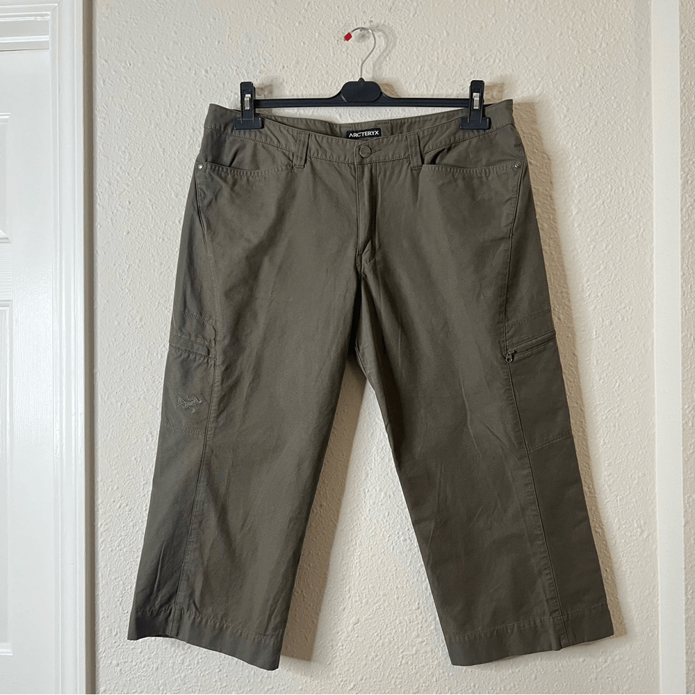 ARCTERYX Womens Cropped Cargo Capri Pants in Green Size 14 Outdoor Hiking