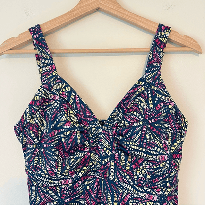 Patagonia Minette Printed Athletic Dress Size Medium Stretchy Blue Pink Green