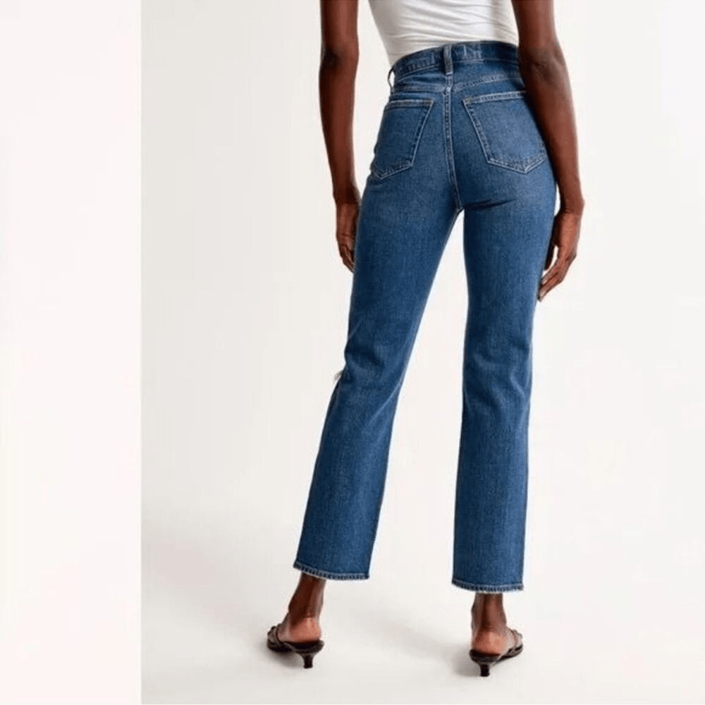 Abercrombie & Fitch Curve Love The Ankle Straight Ulta High Rise Jeans Size 26/2