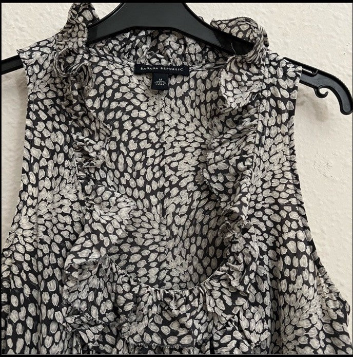Banana Republic 100% Silk Ruffle Animal Print Sleeveless Blouse Size Medium