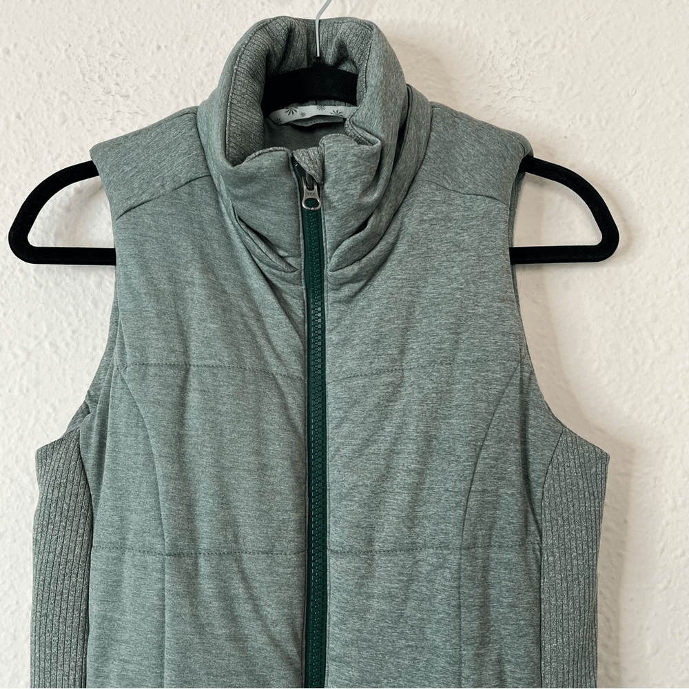 Athleta Jasper Green Zipper Closure Puffer Vest Women’s Size Small