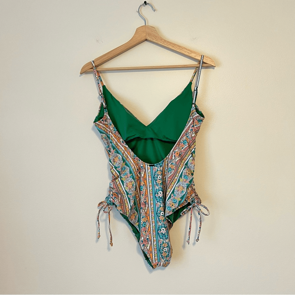 O’Neill Julie Imperial Printed One Piece Swimsuit NEW Size Large