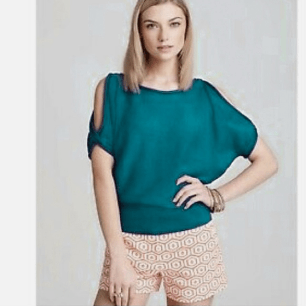 Trina Turk Cold Shoulder Short Sleeve Sweater in Green Size Small