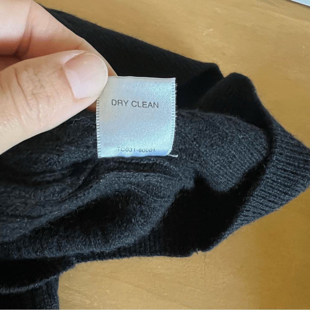 Pendleton 100% Cashmere Cable Knit V-Neck Sweater in Black Size Medium