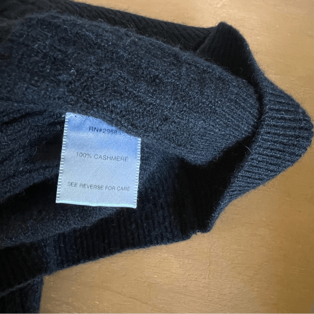 Pendleton 100% Cashmere Cable Knit V-Neck Sweater in Black Size Medium