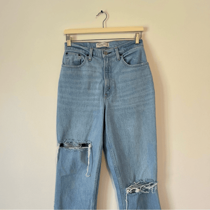 Abercrombie & Fitch The 90s Straight Ultra High Rise Curve Love Jeans 27 / 4