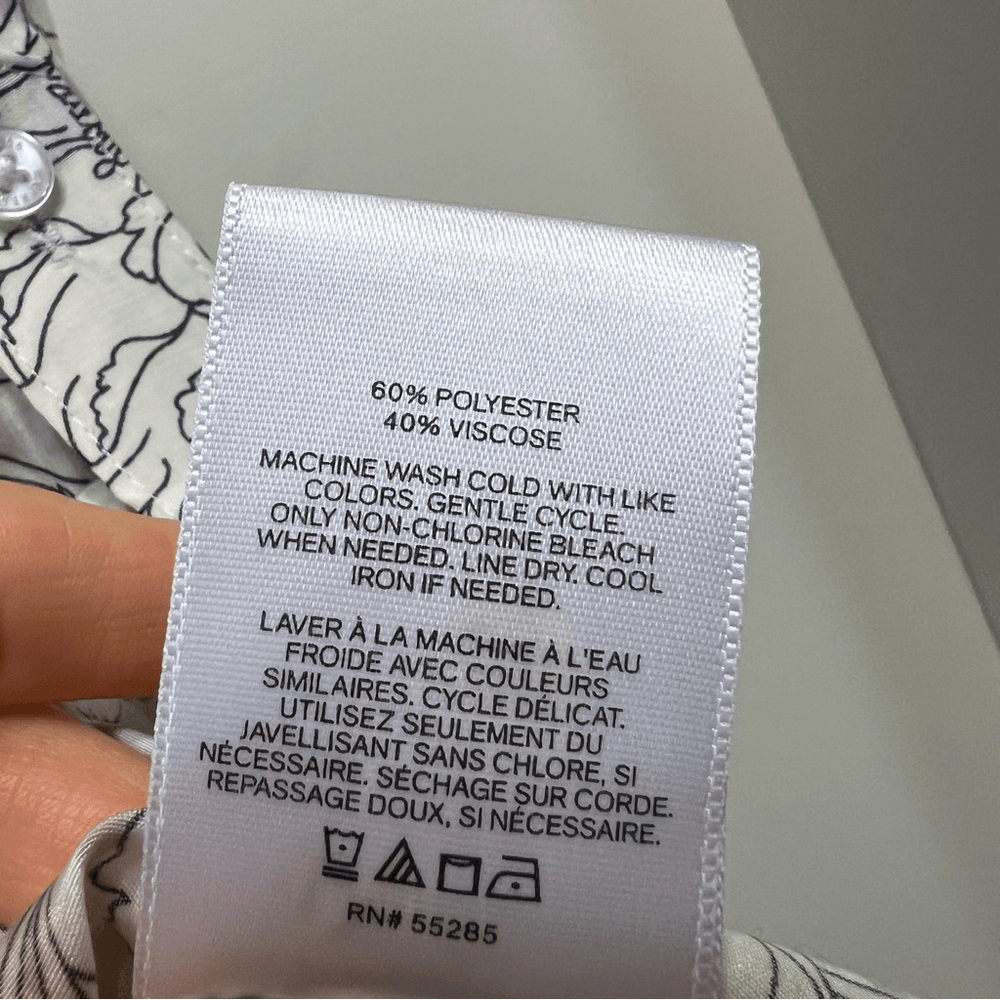 Express The City Shirt Silky Floral Button Down Shirt NEW Size XS