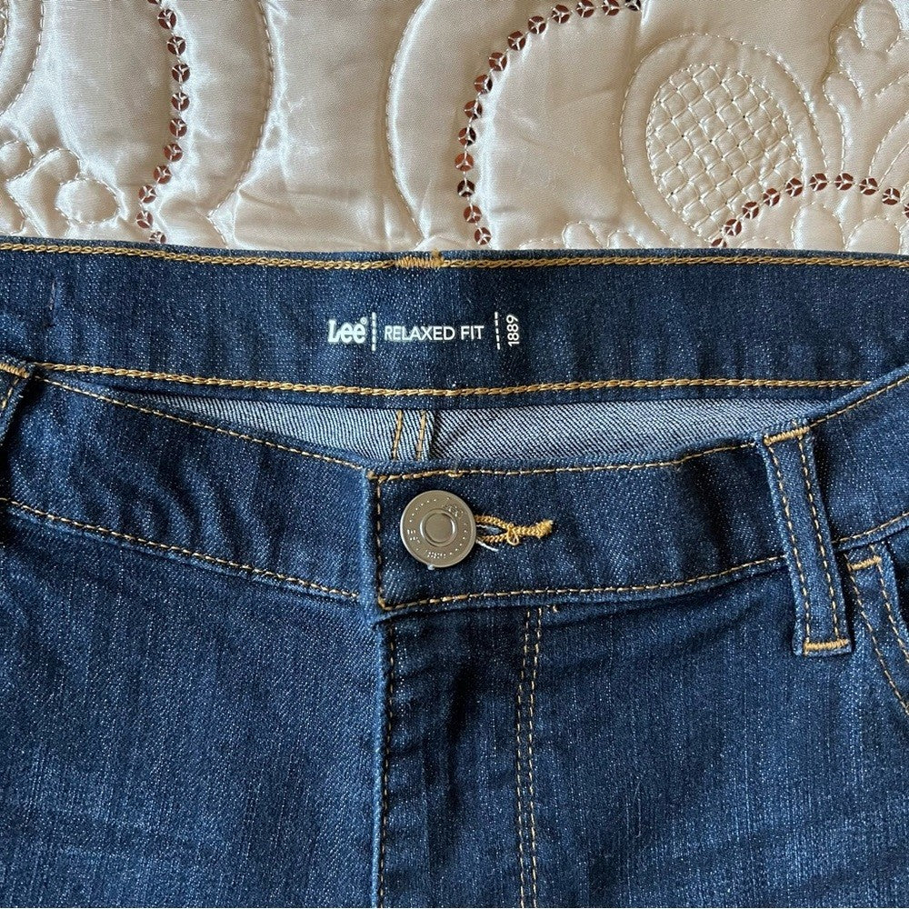 Lee Relaxed Fit Dark Wash Jeans Size 10