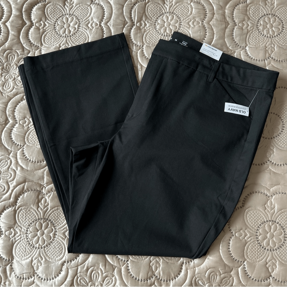 Old Navy High Rise Pixie Flare Pants in Black NEW Plus Size 26