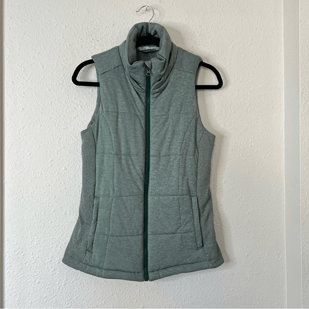 Athleta Jasper Green Zipper Closure Puffer Vest Women’s Size Small