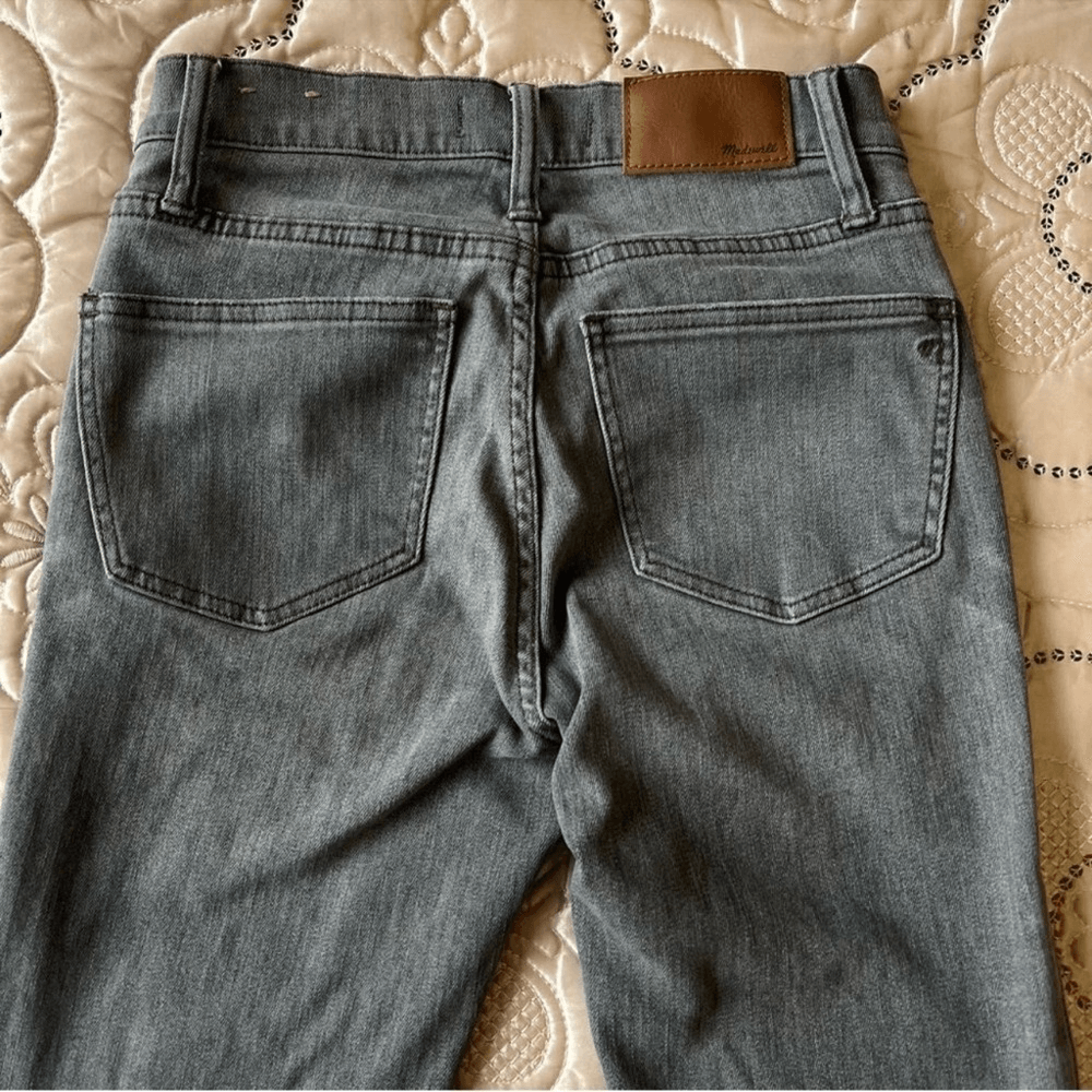 Madewell 10" High Rise Skinny Jeans in Gray Size 24