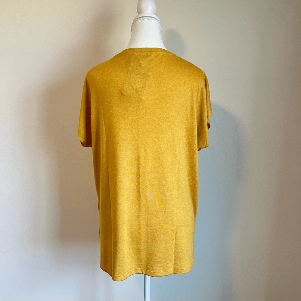 Orvis Women's Short Sleeve V-Neck Tunic Knit Top Size Medium Yellow