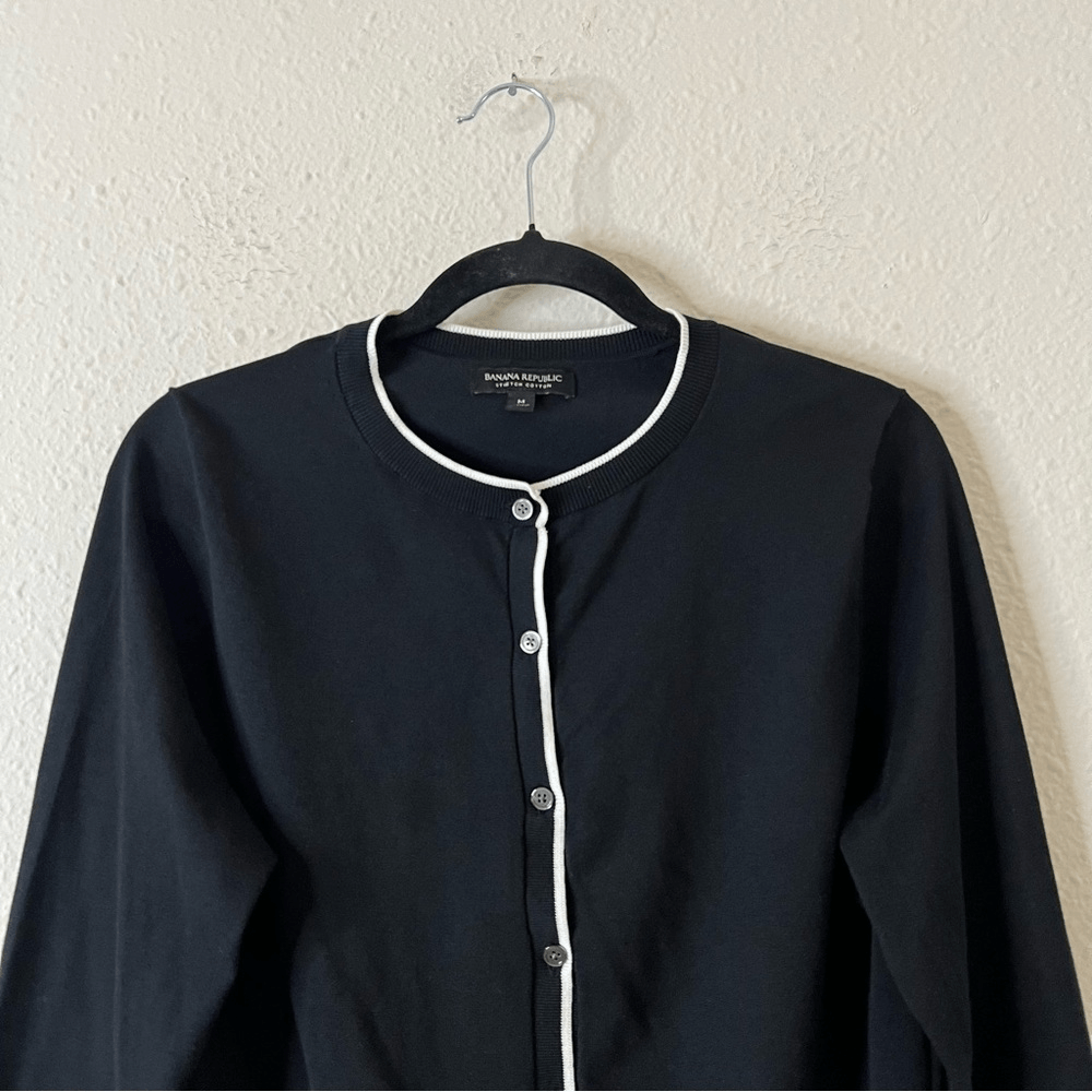 Banana Republic Crew Neck Black Cardigan Size Medium Stretch Cotton