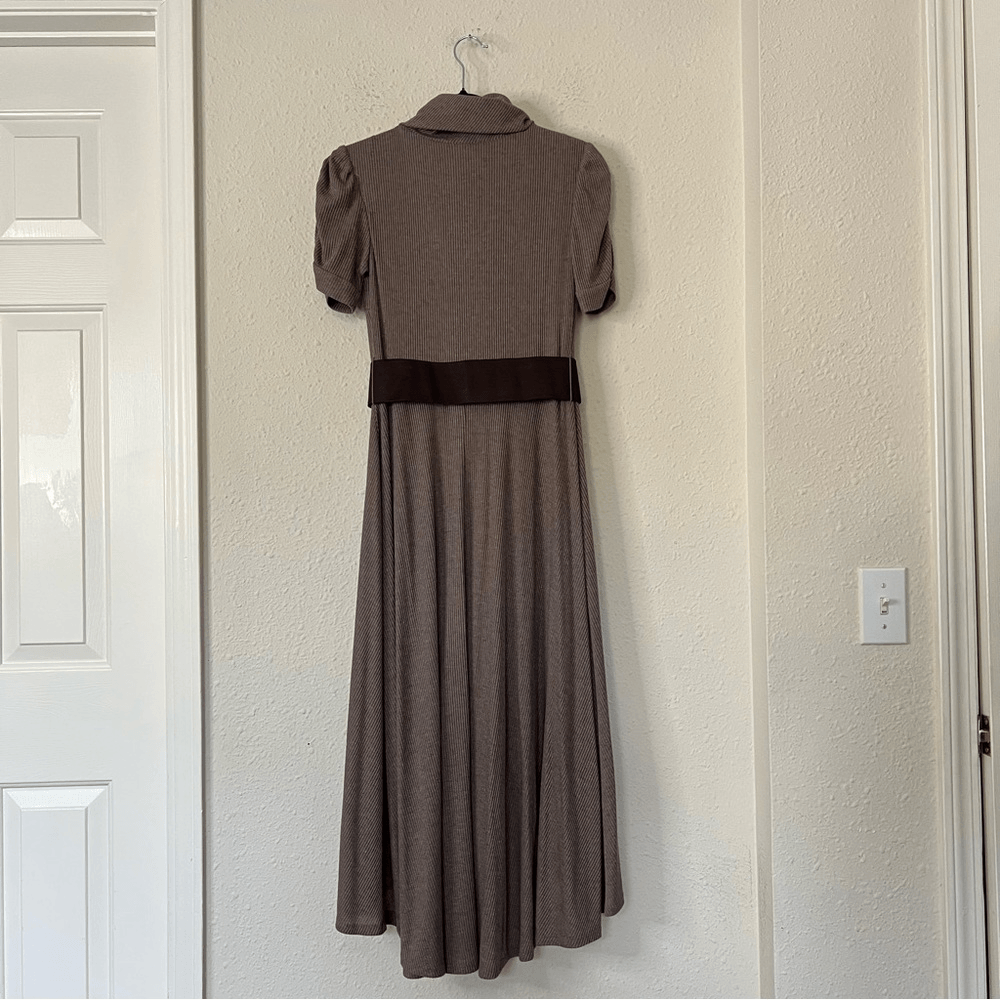 R & M Richards Short Sleeve Midi Dress Size 6