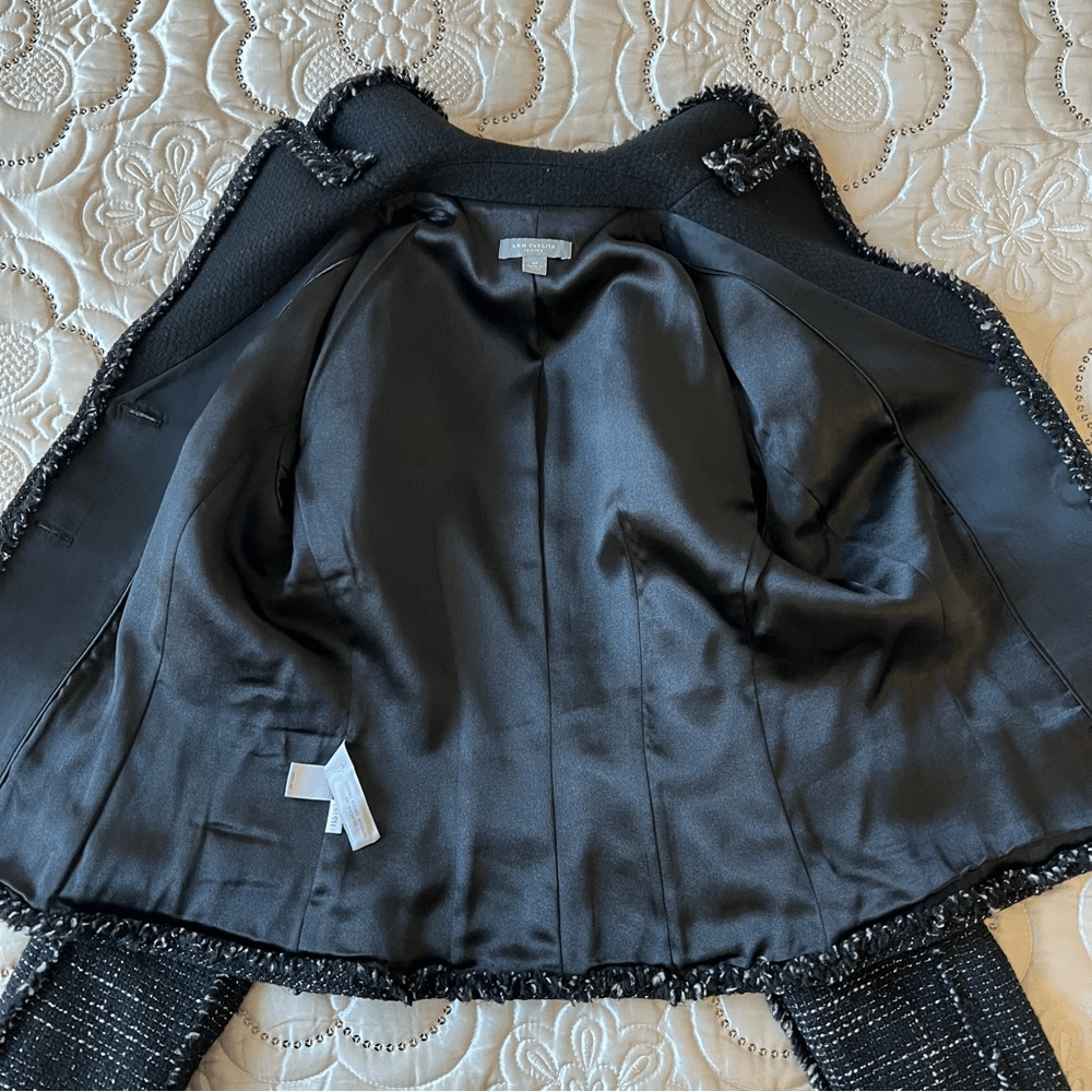 Ann Taylor Wool Blend Tweed Black Fringed Blazer Jacket Size 2 Petites